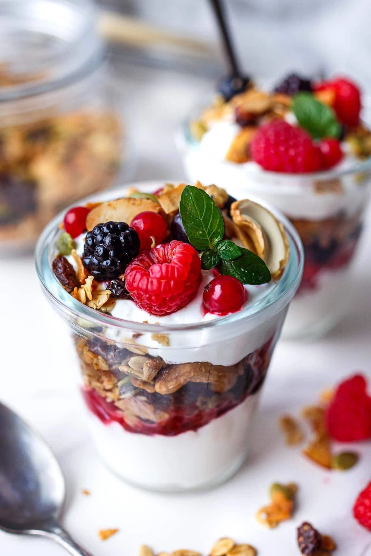 Creamy Greek Yogurt & Granola Parfait